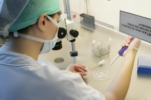 隐睾手术的最佳时间